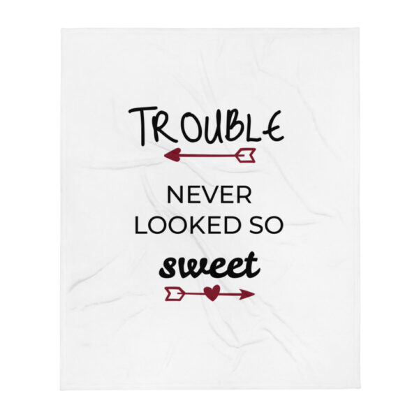 Babydecke “Trouble never looked so sweet”